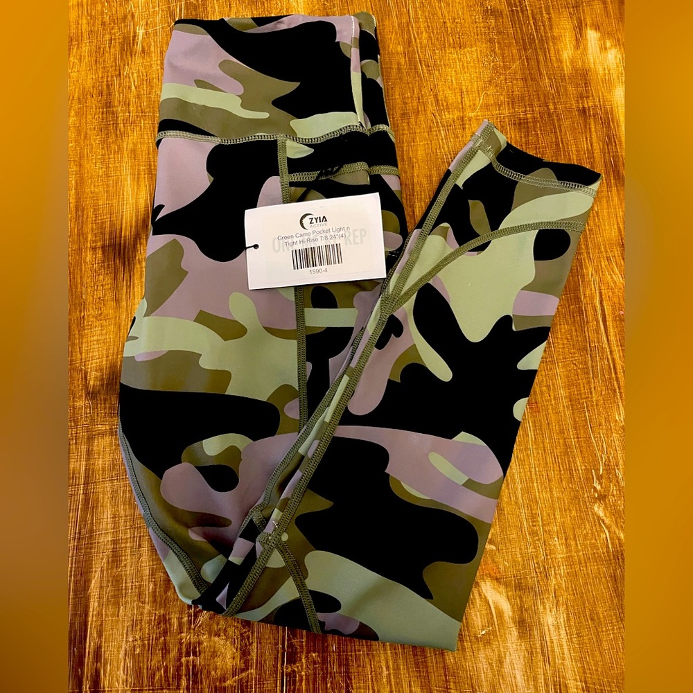 Zyia Green Camo Pocket Light N Tight 7/8 Length